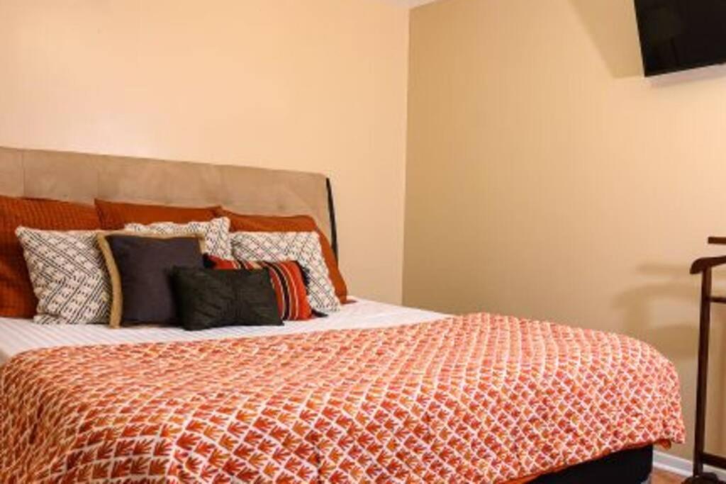 Great 2 Bedroom Condo,Free Parking,Easy Commute. เออร์วิงตัน ภายนอก รูปภาพ